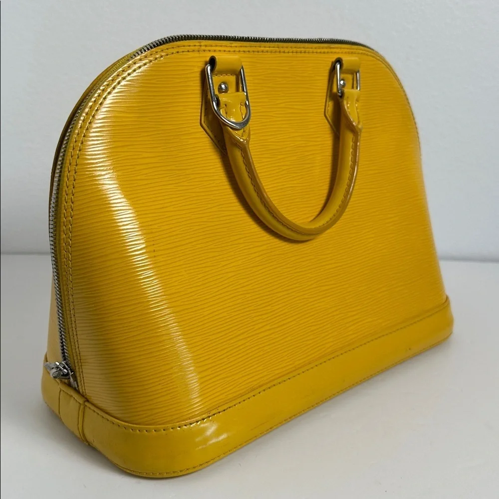 💯Authentic Louis Vuitton Alma Epi Leather – Yellow🍀